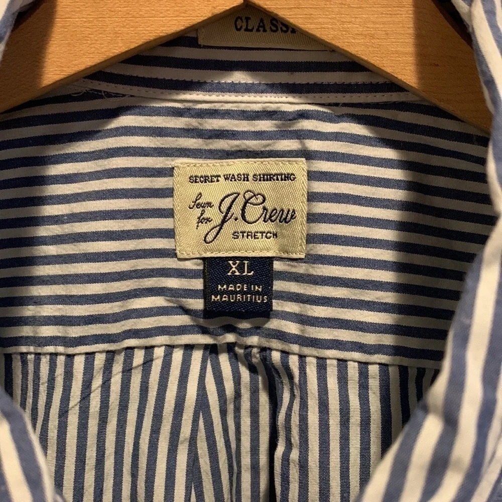 J. Crew Stretch Classic Blue&White Pinstripe in size XL. Button up. No stains.